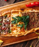 Açık Kıymalı Kaşarlı Pide