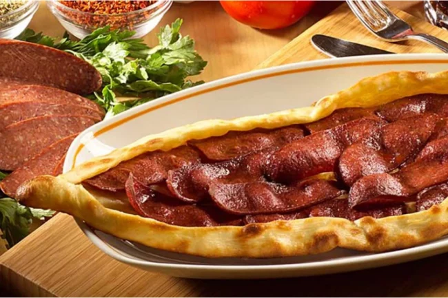 Açık Sucuklu Pide